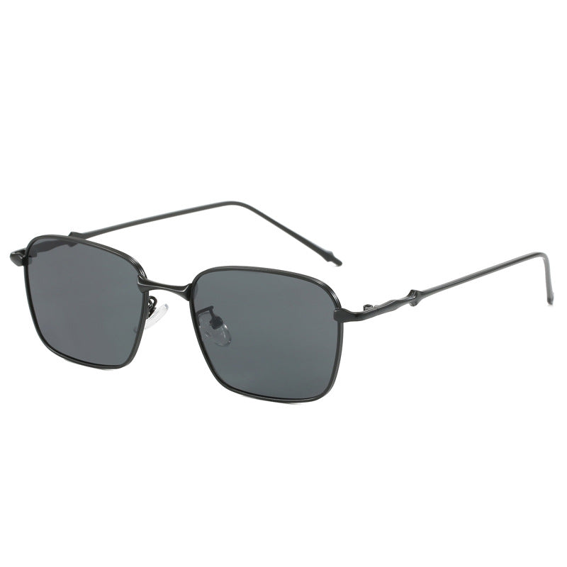Dame elegant firkantet solbrille med høykvalitets metallramme Skanto