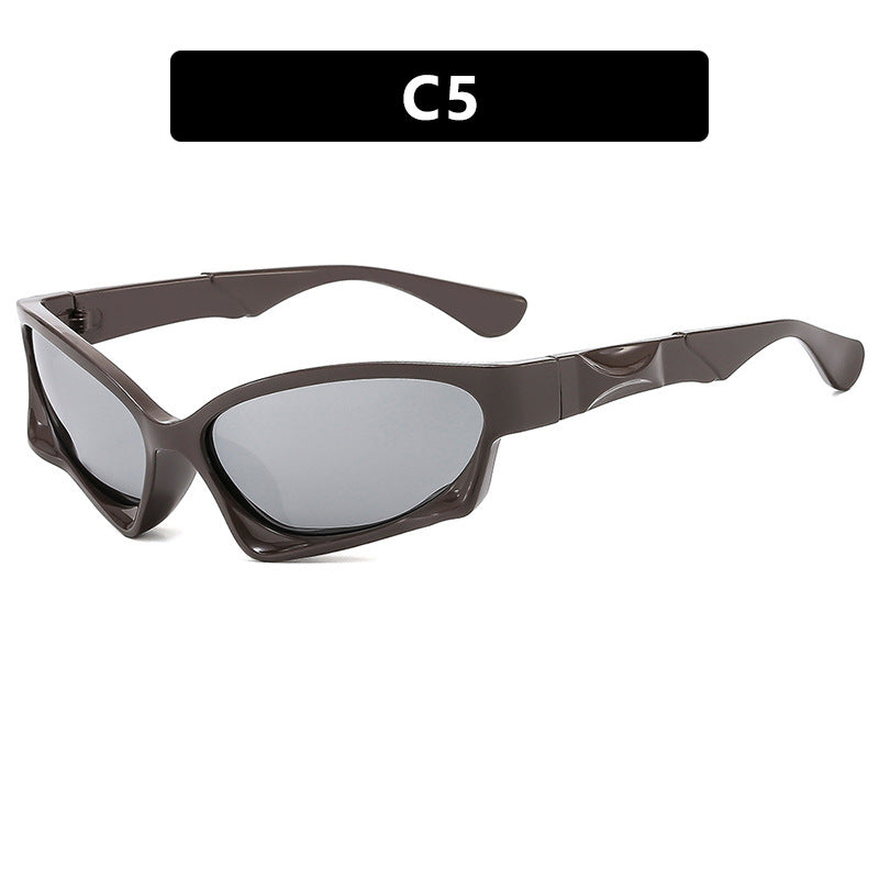 Dame sporty solbrille med moderne, aerodynamisk design Skanto