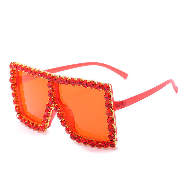 Dame moteriktig solbrille med strassdekorsjon Skanto