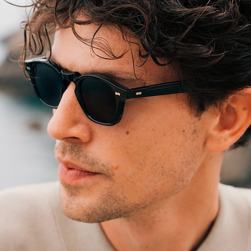 Dame geometrisk solbrille med beskyttende UV-filter og moderne design Skanto