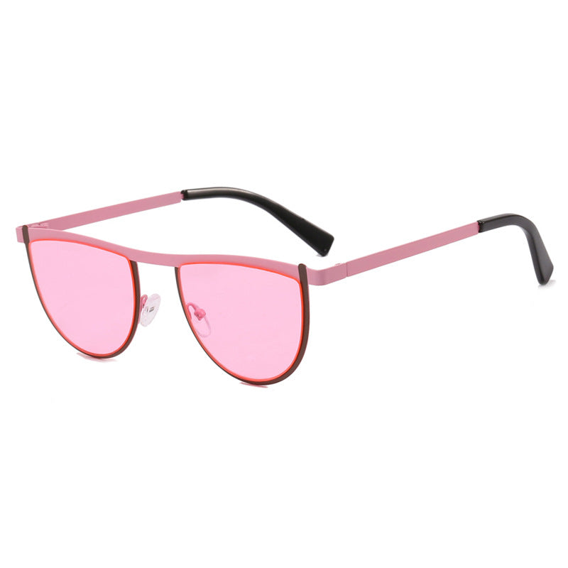 Dame elegant solbrille med moderne design og UV-beskyttelse Skanto