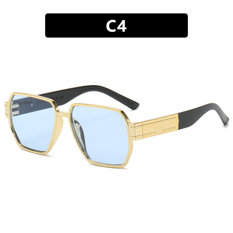 Damer elegant solbrille med markant geometrisk ramme Skanto