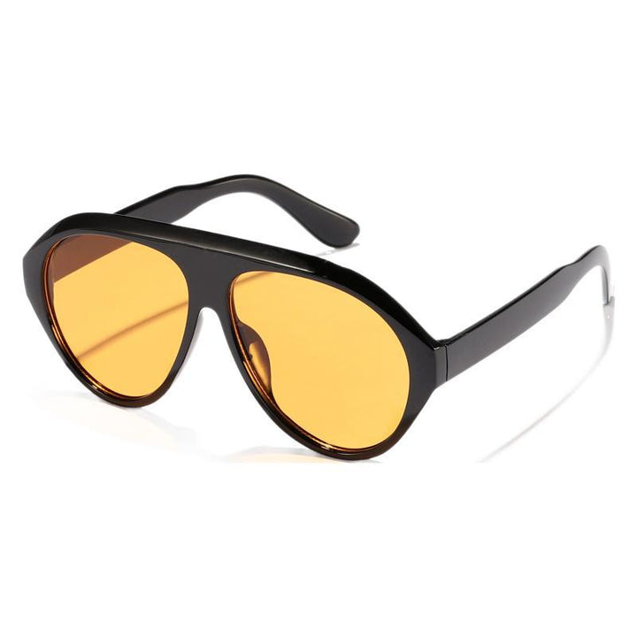 Dame solbrille med markant design og innovativ ramme Skanto