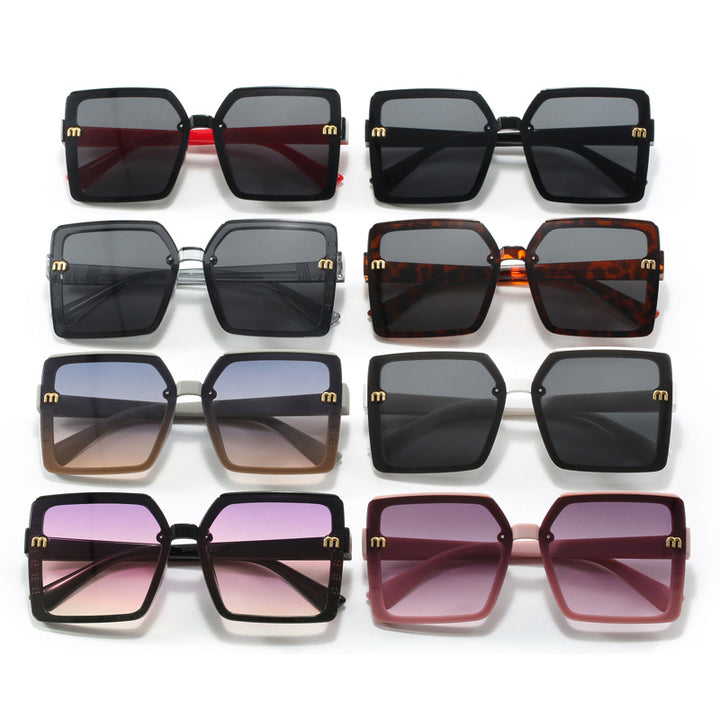 Dame moteriktig kvadratisk solbrille med speilende gradient Skanto