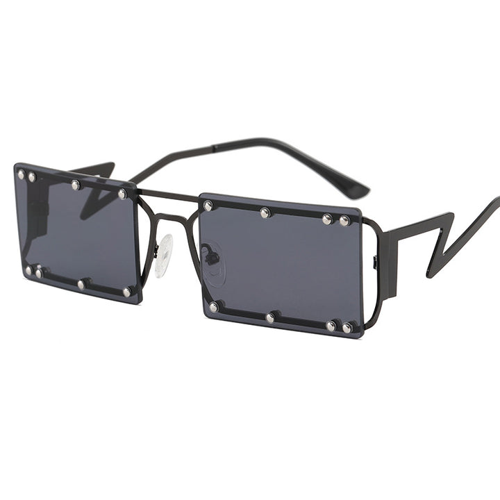 Dame Mote Solbrille med iøynefallende geometrisk design Skanto