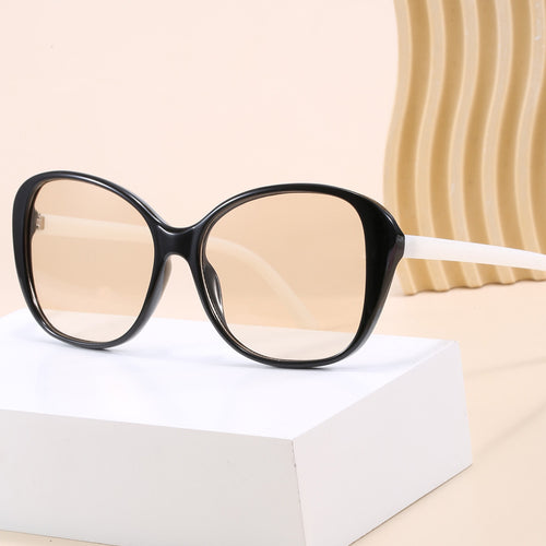 Dame moterik oversized solbriller med luksuriøst design Skanto