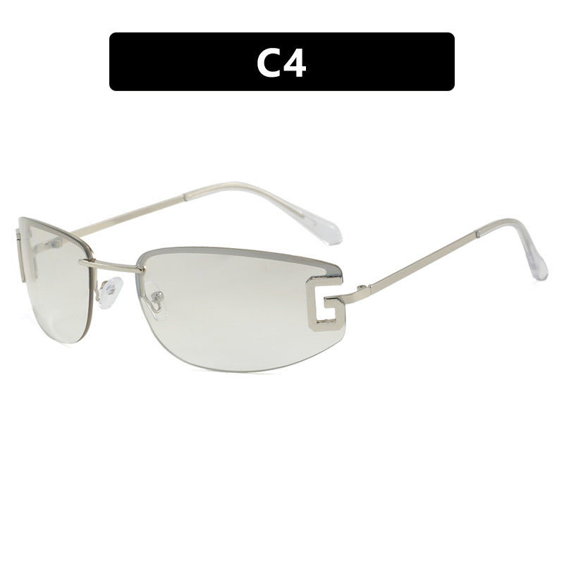 Dame futuristisk solbrille med sporty design og UV-beskyttelse Skanto