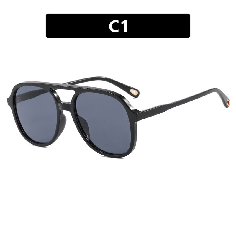 Dame geometrisk solbrille med luksuriøs ramme Skanto