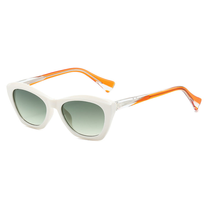 Dame Cat-Eye solbriller med transparente og fargede detaljer Skanto