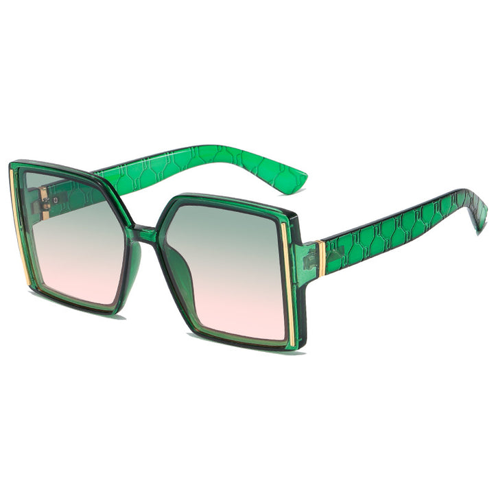 Damer fashionable solbriller i retro-inspirert design Skanto