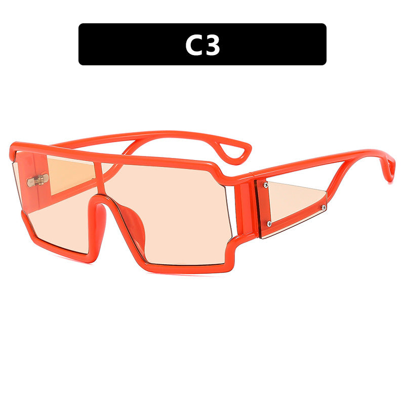 Dame moteriktig sports solbrille med futuristisk design Skanto