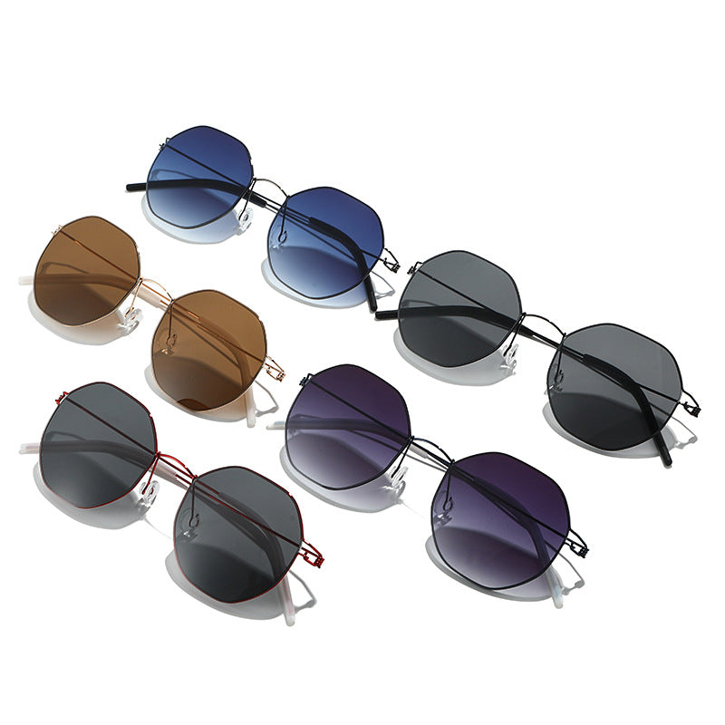 Dame geometrisk solbrille med høykvalitets metallramme og speilglass Skanto