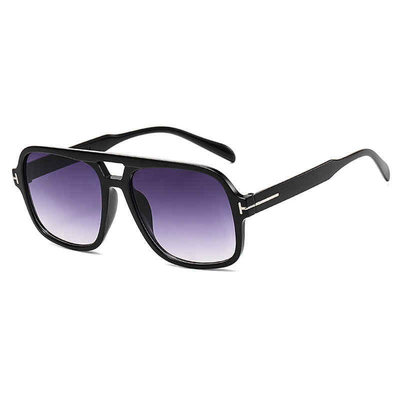Dame solbrille i markant, kantet design med UV-beskyttelse Skanto