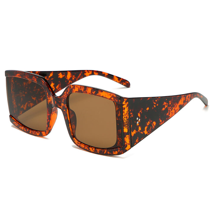 Dame oversized solbrille i moderne minimalistisk stil Skanto