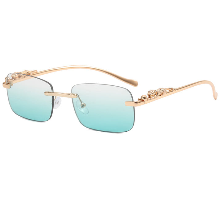 Dame designer solbrille med fin metallramme og luksuriøse detaljer Skanto