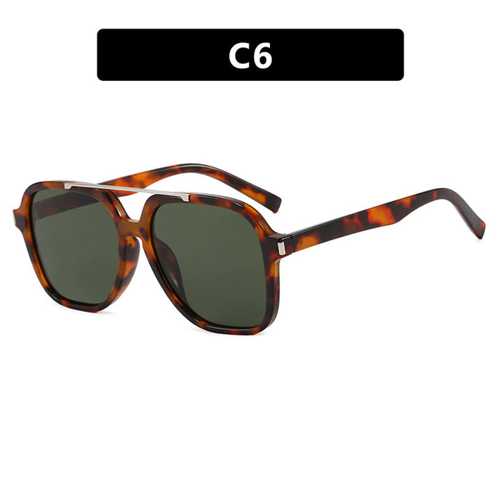 Dame kvadratisk solbrille med beskyttende UV-filter og elegant ramme Skanto