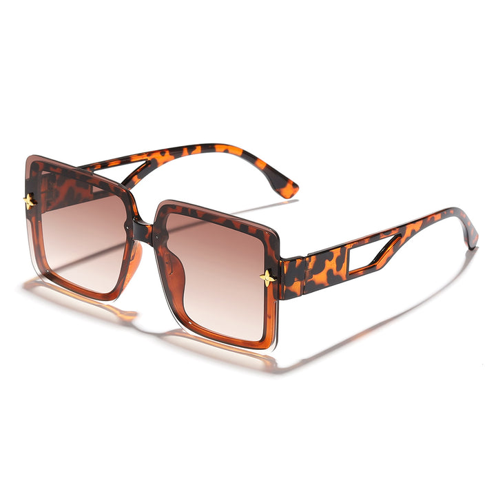 Dame moteriktig kvadratisk solbrille med elegant ramme Skanto