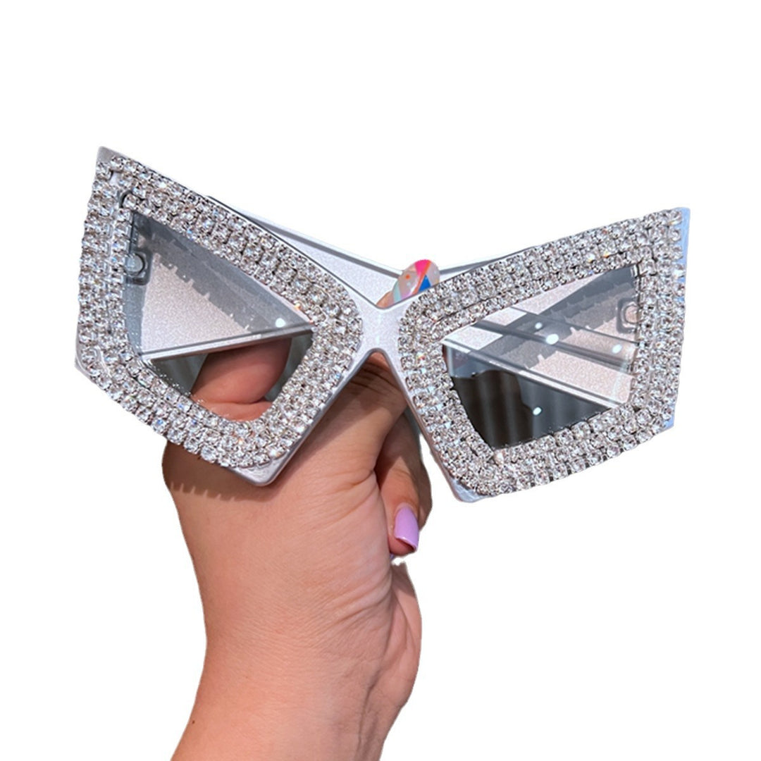 Damen cat-eye solbriller med strassdekorert ramme Skanto