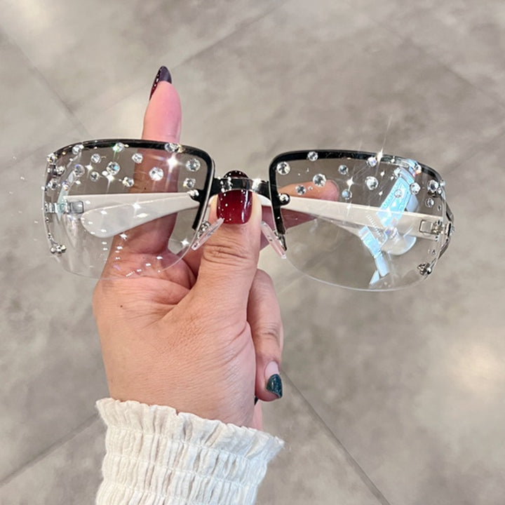 Dame Designer-solbrille med glitrende strass-aksenter Skanto