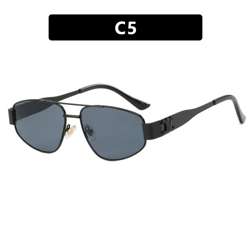 Dame solbrille med elegant og sporty design Skanto
