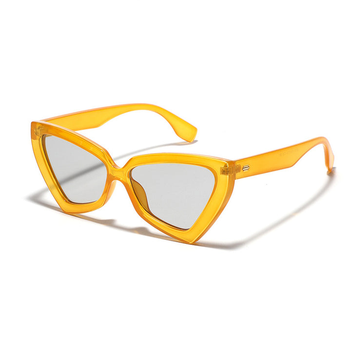 Dame Cat-Eye solbriller med speilende linser og robust ramme Skanto