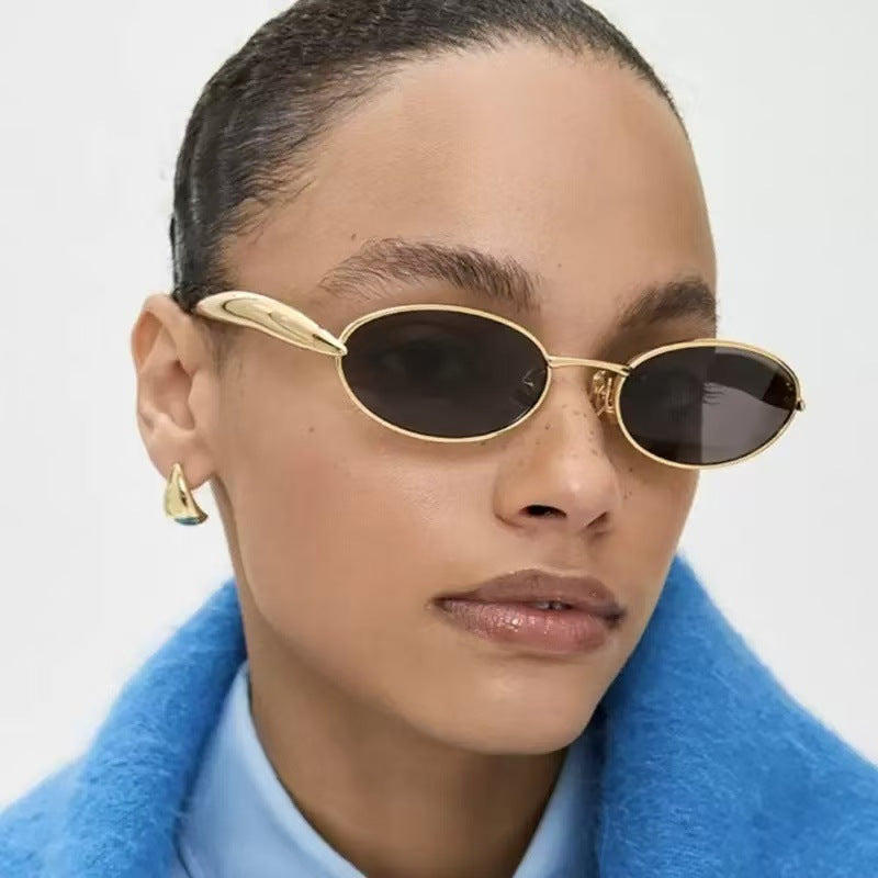 Dame moteriktig Oversized-solbrille med elegant design Skanto