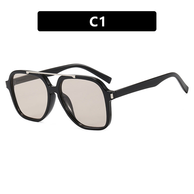 Dame kvadratisk solbrille med beskyttende UV-filter og elegant ramme Skanto
