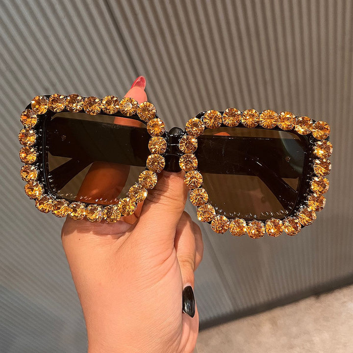 Dame solbrille med glitrende krystallramme Skanto