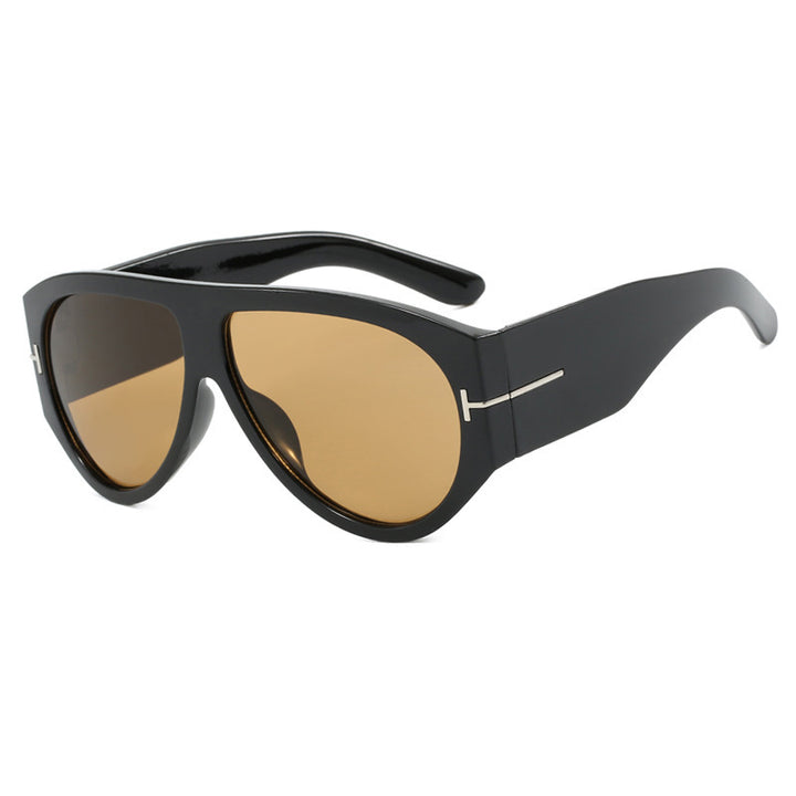 Dame elegant solbrille i markant design Skanto