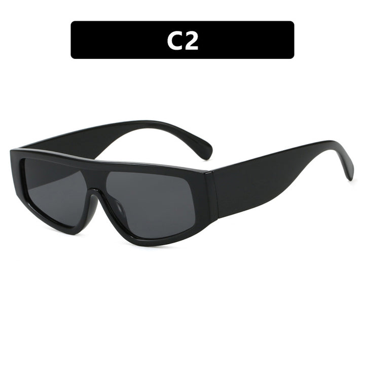 Damen moteriktig sports solbrille med innovativt design og bred ramme Skanto