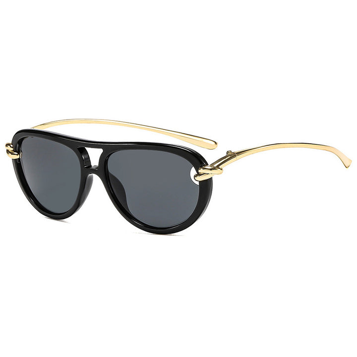 Dame Retro-solbrille med elegant ramme og polariserte linser Skanto
