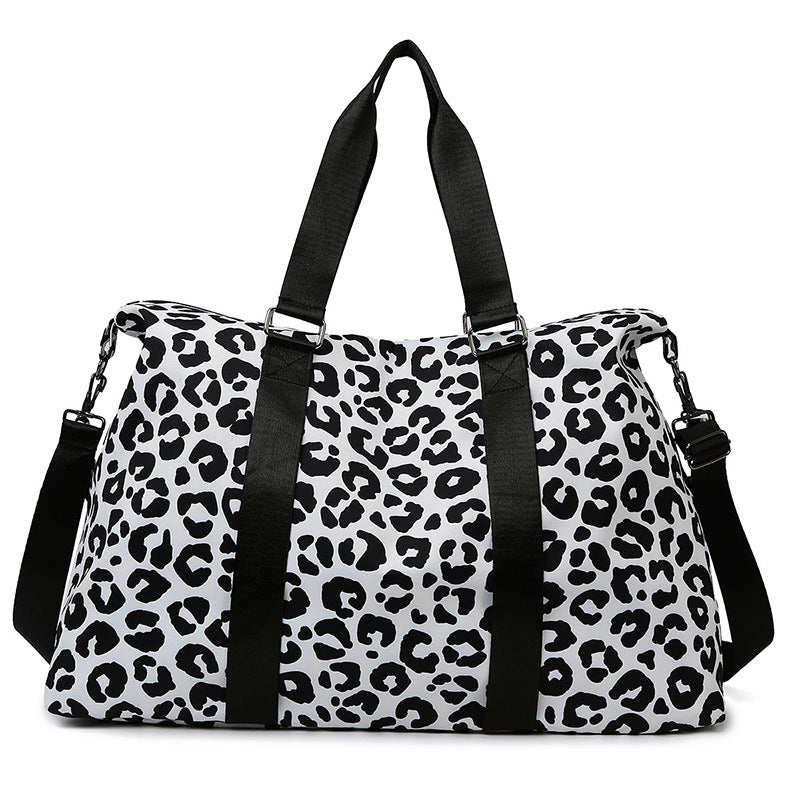 Sporty reise bag med trendy zebramønster Skanto