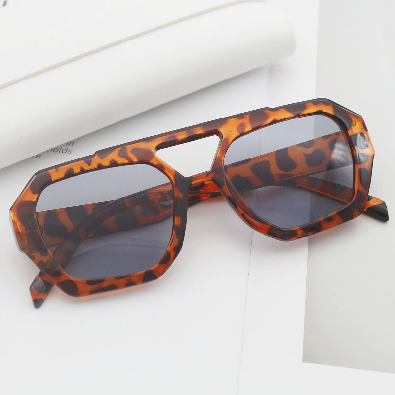 Dame fashionable sekskantet brille Skanto