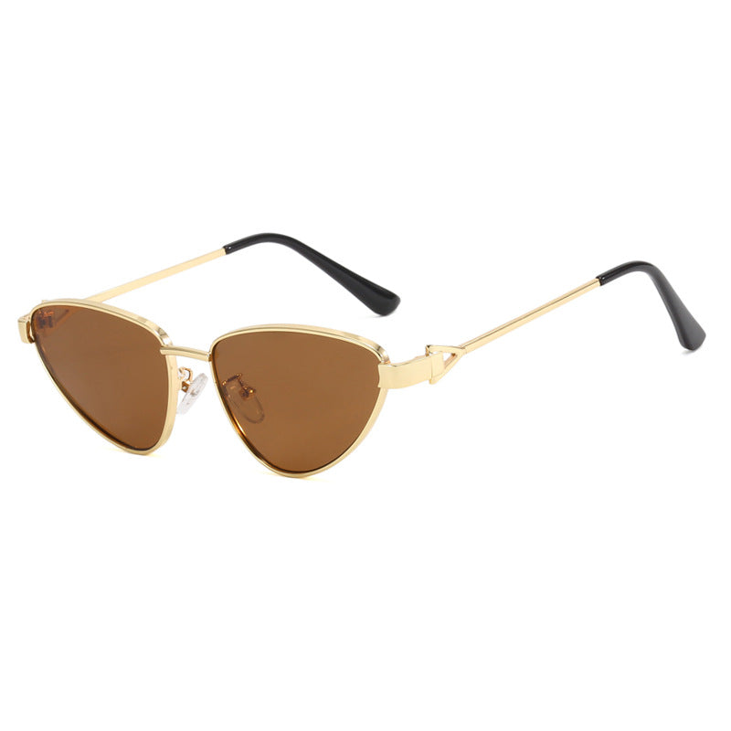 Dame Cat-Eye solbriller med elegant og fleksibel ramme Skanto