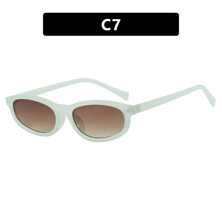 Dame moteriktig solbrille med elegant design Skanto