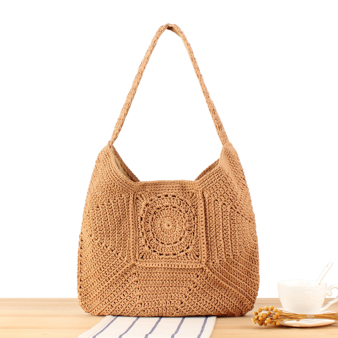 Hand-knotted shoulder bag with geometric pattern Skanto