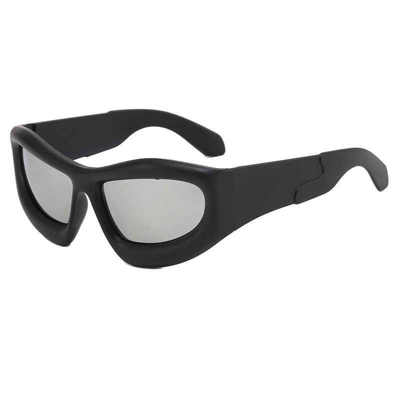 Dame Sportslig Solbrille med robust, geometrisk rammendesign Skanto