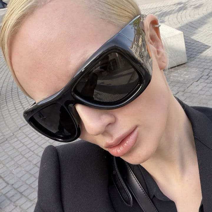 Damer trendy oversized solbriller med markant skjoldpatt-design Skanto