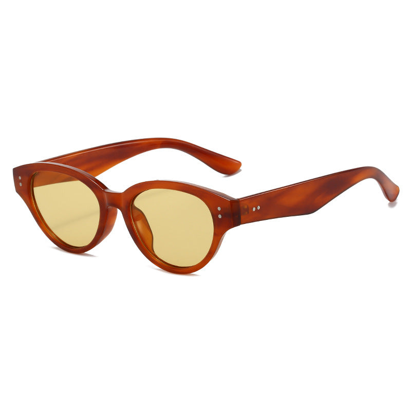 Dame Cat-Eye solbriller med retro-inspirert rammestruktur Skanto