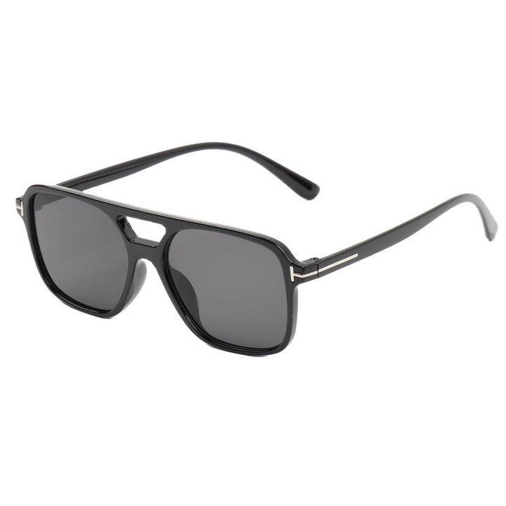 Dame moteriktig solbrille i trendy skilpadde-design Skanto