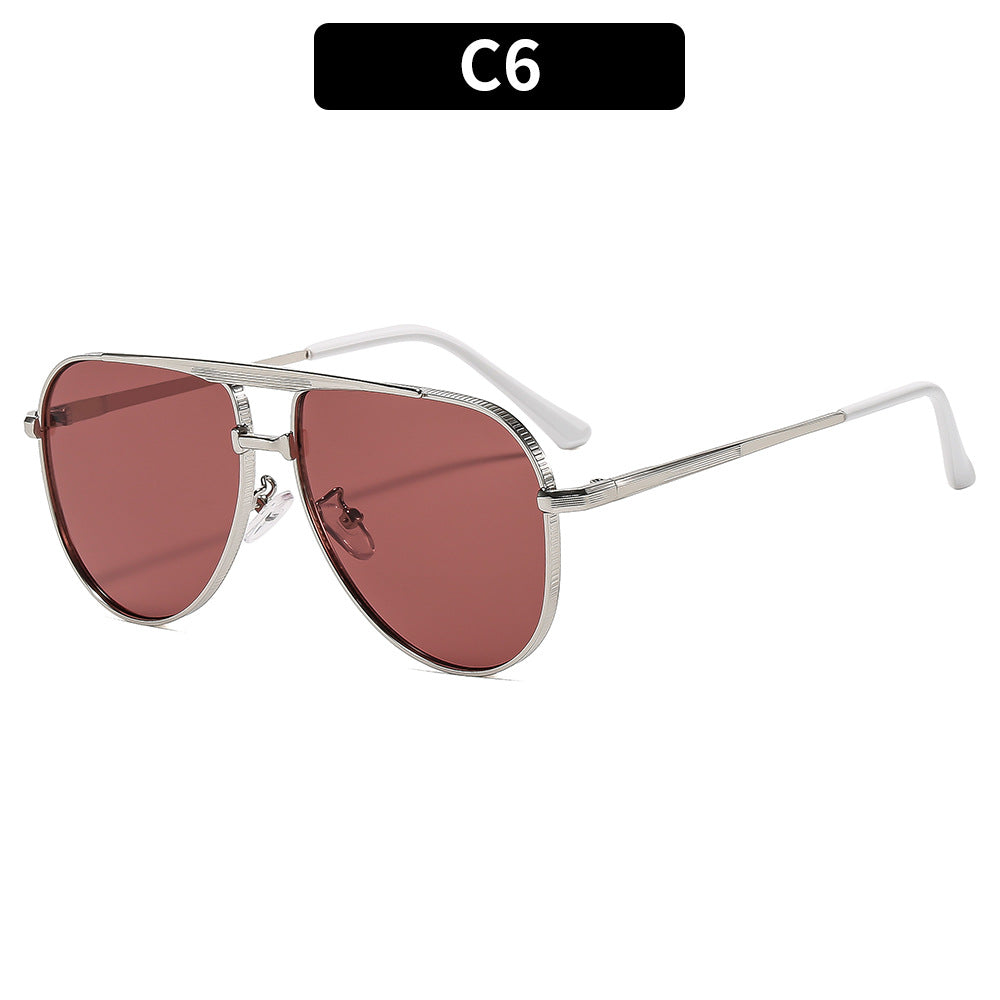 Dame solbrille i elegant pilotdesign Skanto