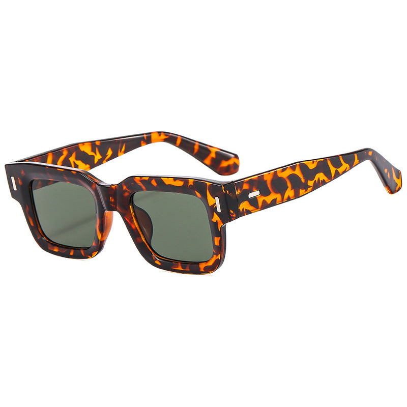 Dame Modische Quadratisk Solbrille med robust ramme og polariserte linser Skanto