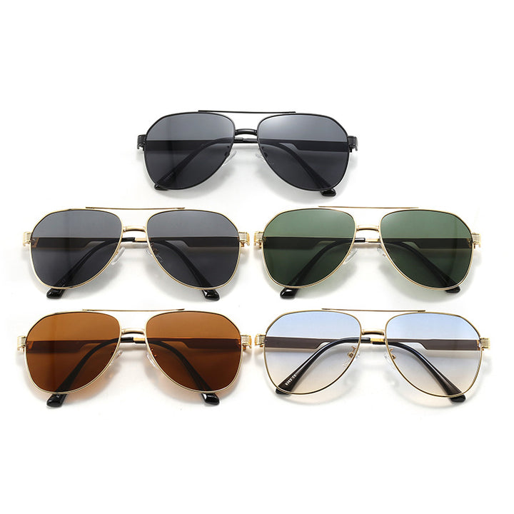 Dame elegant aviator-solbriller med robust metallramme og UV-beskyttelse Skanto