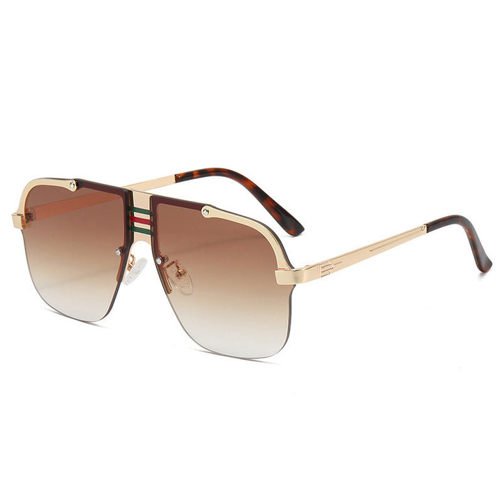 Dame Oversized solbriller med unike, gradient linser og markant metallramme Skanto