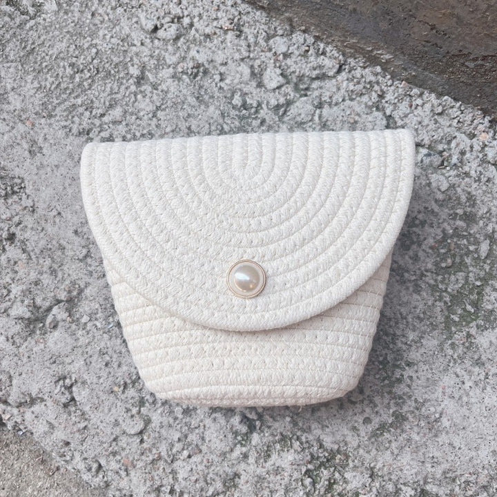Dame Stilfull Clutch laget av flettet materiale Skanto
