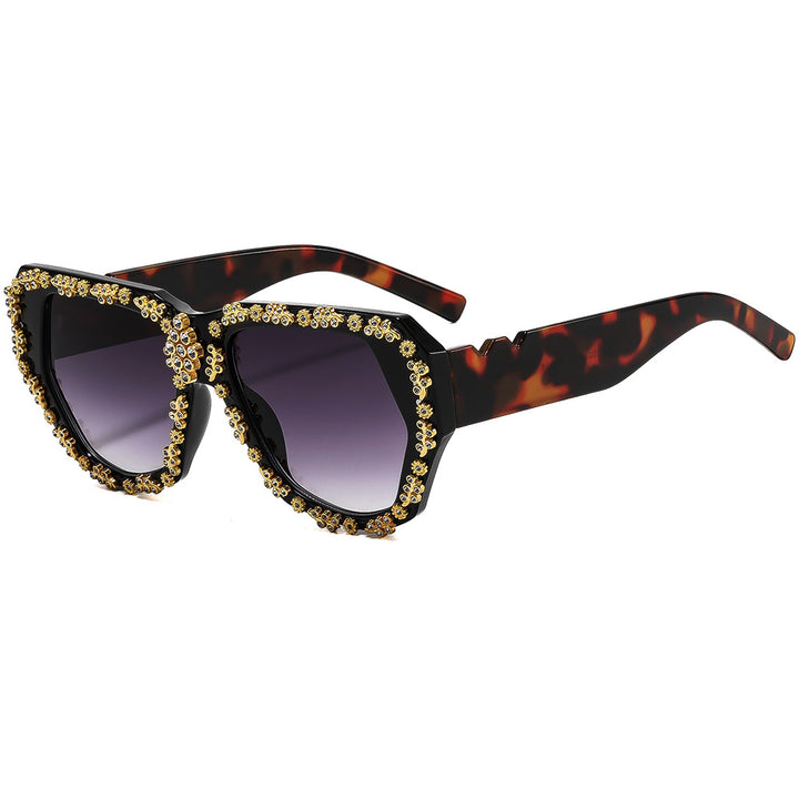 Dame modische solbrille med opulent krystallramme Skanto