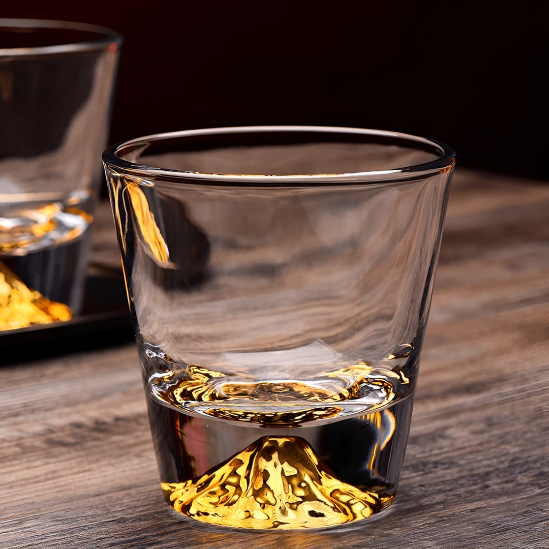 Whiskyglass med Fuji-motiv – et elegant sett for kjennere