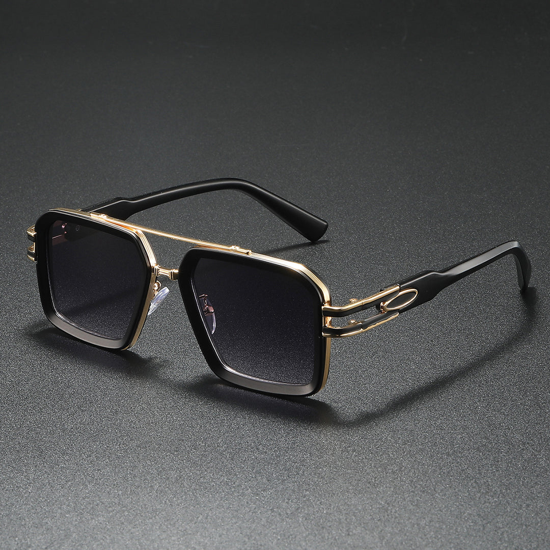 Dame moteriktig solbrille i moderne kantet design Skanto