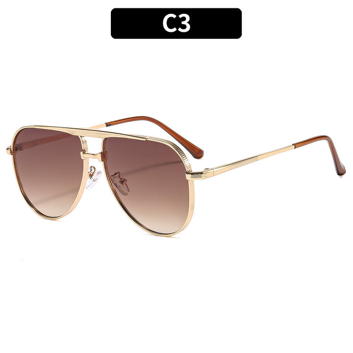 Dame solbrille i elegant pilotdesign Skanto