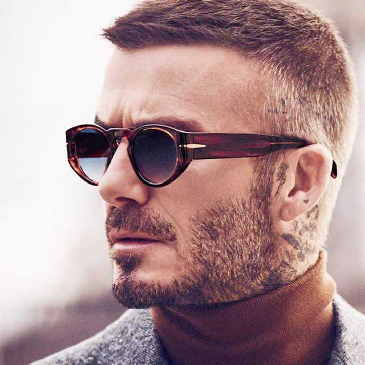 Dame moteriktig solbrille med unikt design og polariserende glass Skanto